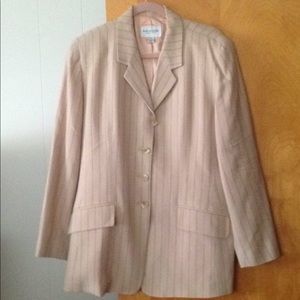 Vintage EMANUEL UNGARO women's size 14 /48 blazer.